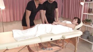 SNIS-674 [中文字幕] 小島みなみ - 忍尿忍到極限狀態下硬插入讓她大腿顫抖拚命壓抑最後還是在失去理智的一瞬間大量聖水流出 是個害羞敏感漏尿正妺