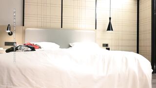 【小宝寻花】性感长腿极品苗条美乳妹子，舌吻互舔镜头前口交后入抽插猛操