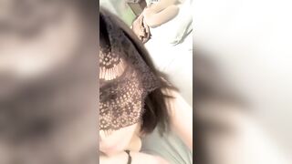 黑丝情趣兔女郎跟大哥激情啪啪，口交大鸡巴样子好骚，被大哥慢慢扒光吃奶子爆草抽插，主动上位浪荡呻吟射嘴