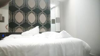 高品质探花搞得太猛妹子被操哭,往死里爆插小穴,搞得美女受不了