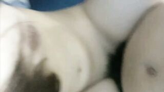 放假的表妹穿上白丝一起做爱！