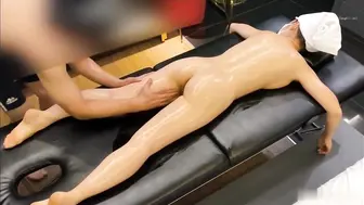 少妇体验韩式推油SPA 男技师应召少妇上门推油服务，没想到还用上了捆缚工具，被玩到高潮不断