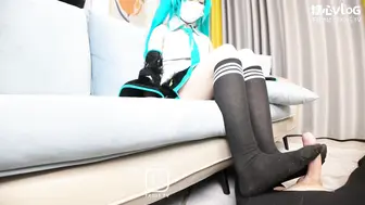 [糖心Vlog] 兄妹乱伦1 初音未来唤醒服务 足交玩弄口爆吞精 深插妹妹蜜穴内射 - 明纱悠子